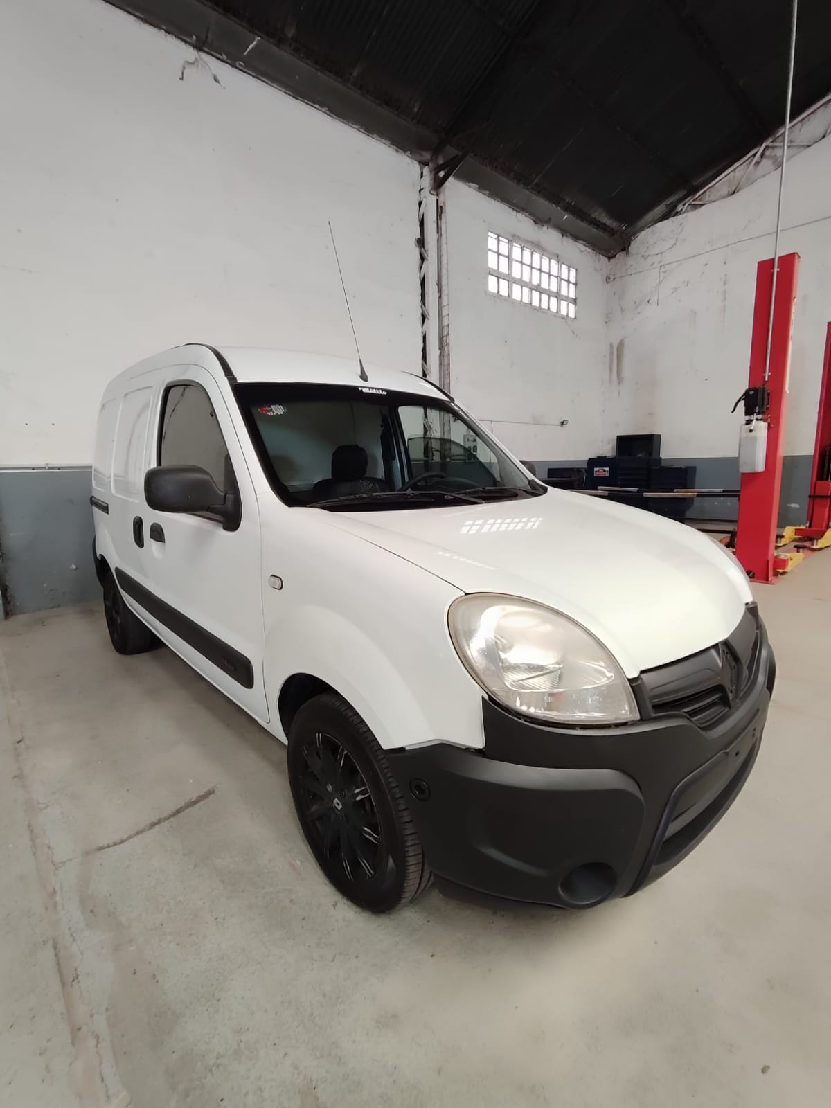 Renault - KANGOO  - CONFORT FURGON CON FRIO  - 2015